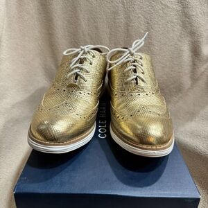 Pre-Owned Metallic Gold Cole Haan Original Grand Wingtip II Oxfords